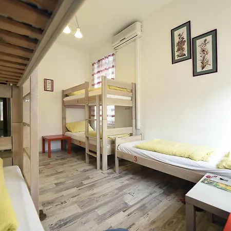 Temza Hostel *